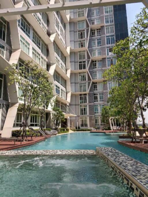 High-class 2bed Skyview Just 1-step From Bts Onnut Pangsapuri Bangkok